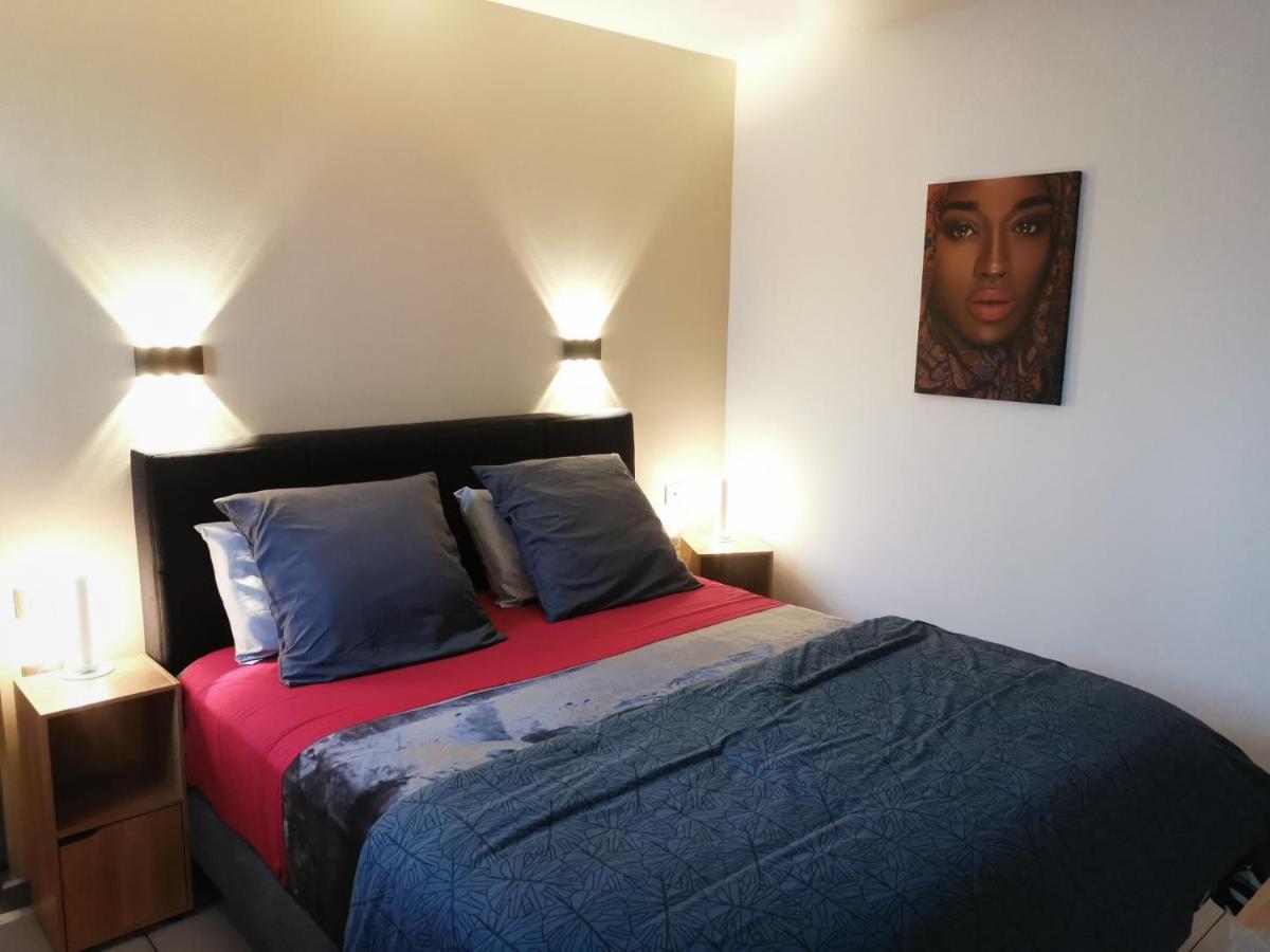 Hostal 170 Room 15 Service Appartement Льо Тампон Екстериор снимка